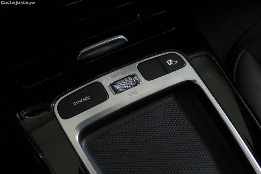 Mercedes-Benz A 200 AMG Line Aut. — fotografia 12