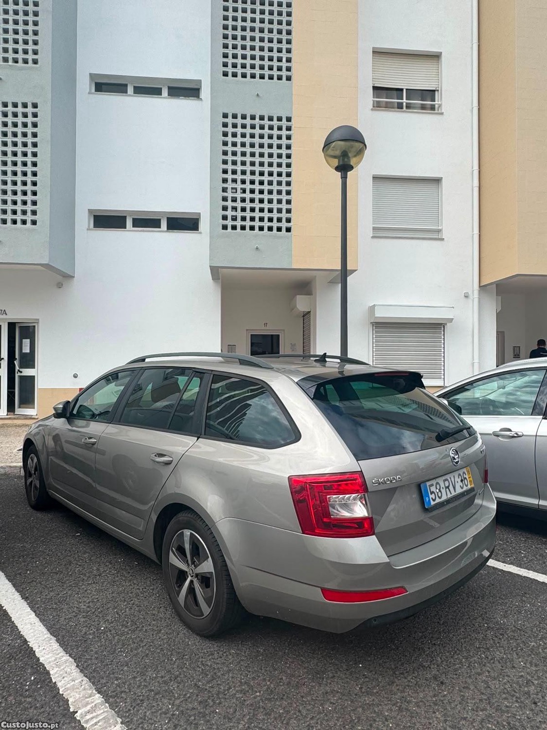 Skoda Octavia 1.6 TDI Greenline - Break — fotografia 10