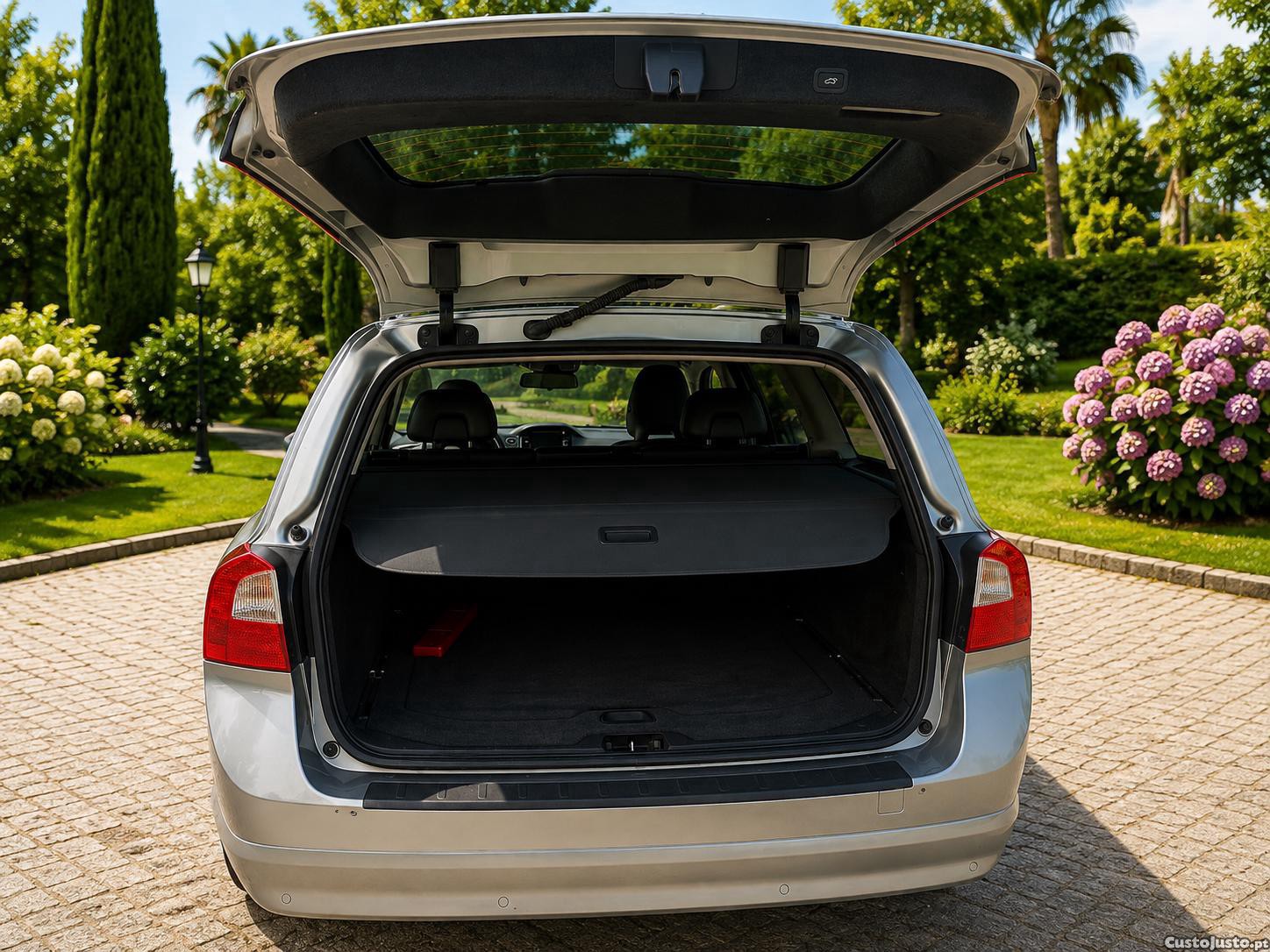 Volvo V70 D4 SUMMUM 2.0 — fotografia 11