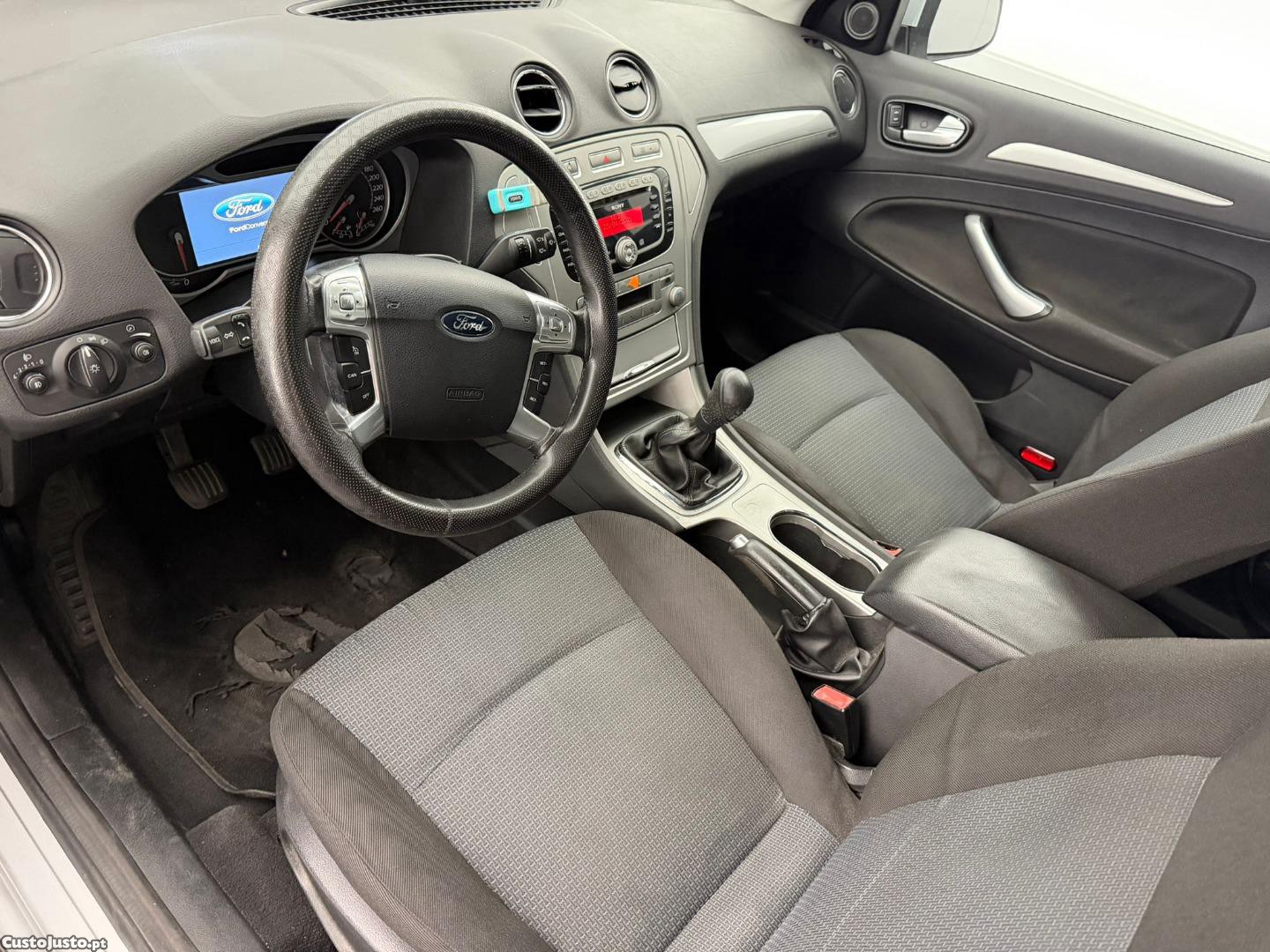 Ford Mondeo 1.8 TDCI 5P — fotografia 9