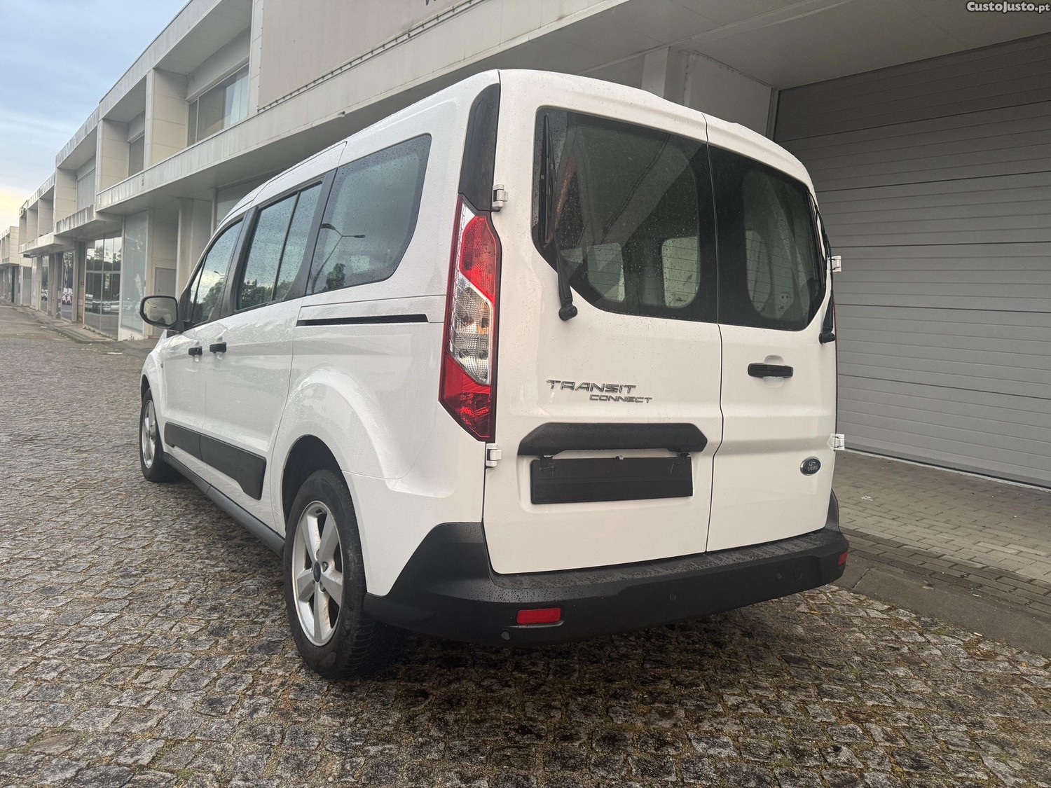 Ford Tourneo Longa 1.5 Tdci 5 lugares — fotografia 5