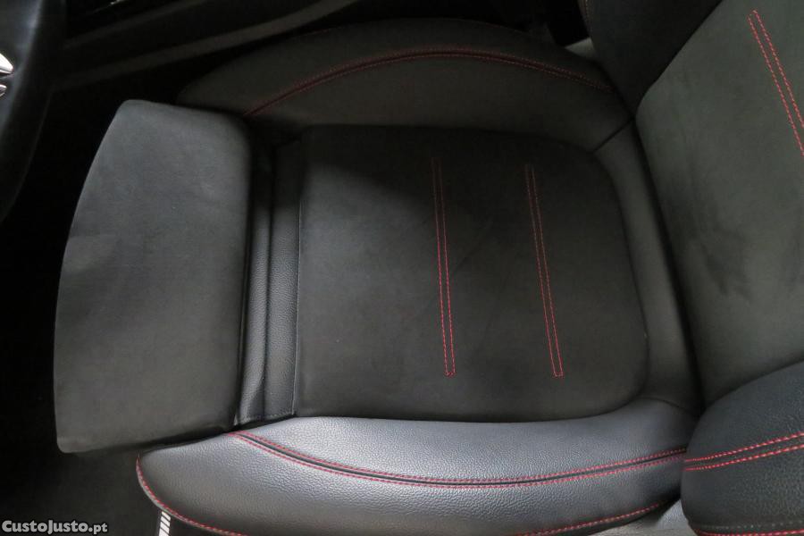 Mercedes-Benz A 200 AMG Line Aut. — fotografia 13