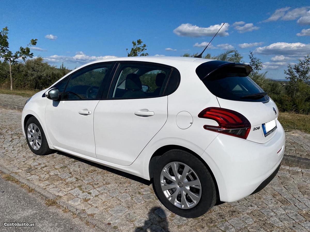 Peugeot 208 1.6 BlueHdi Style — fotografia 6