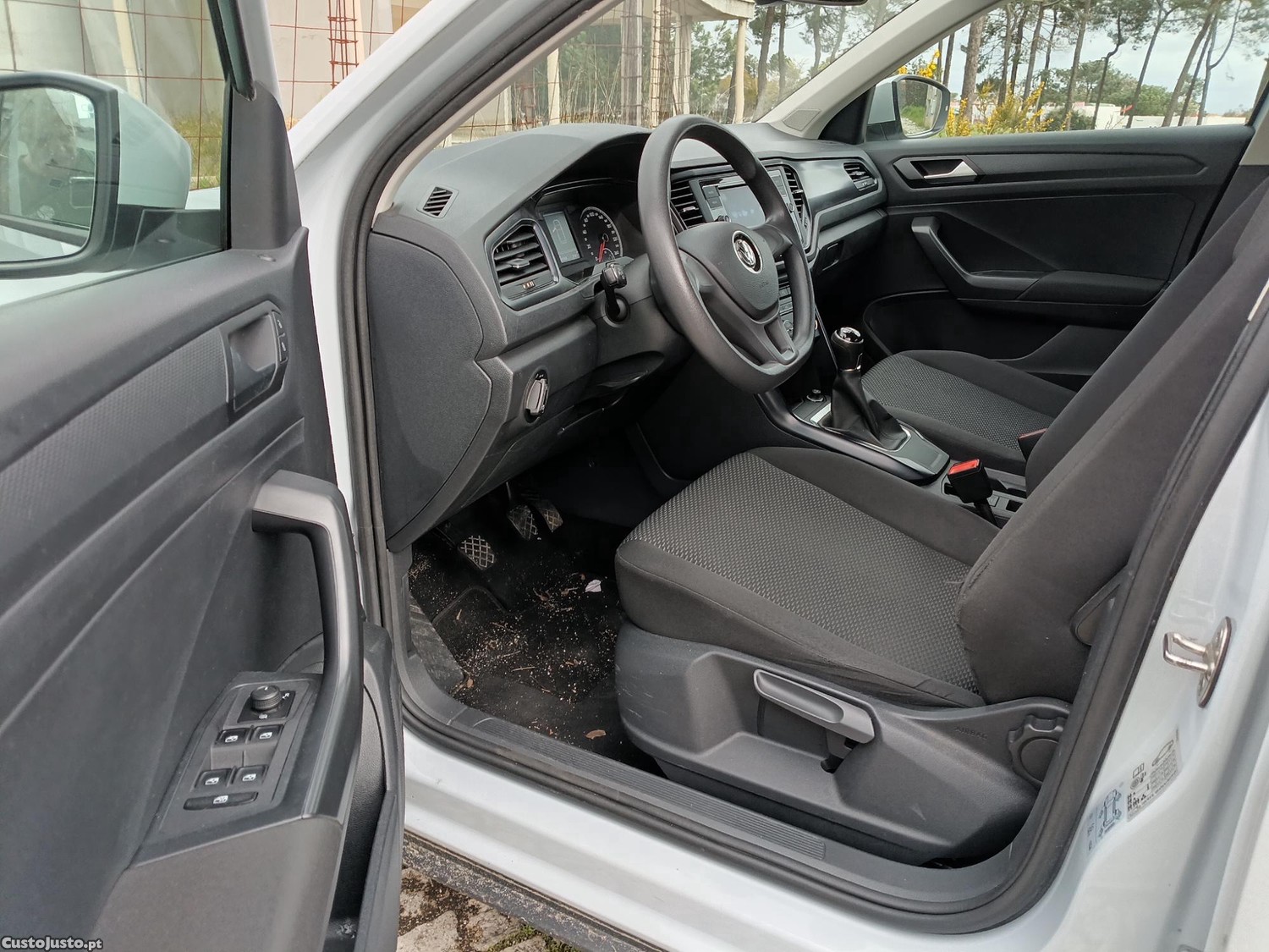 Volkswagen T-Roc 999 Gasolina — fotografia 5