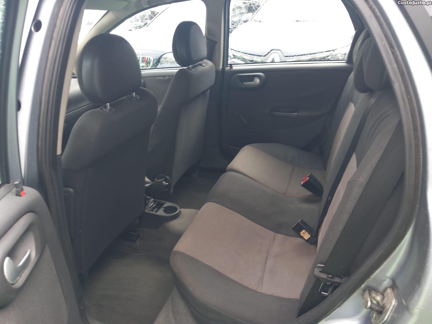 Opel Corsa 1.3 CDTI Cosmo — fotografia 3