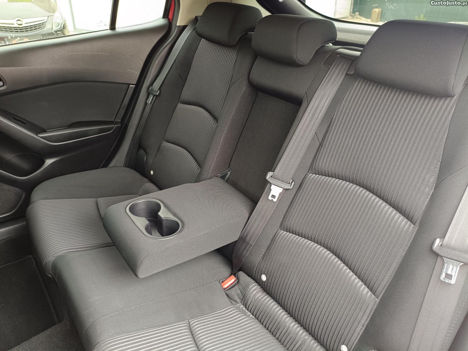 Mazda 3 III 1.5 SkyActiv-D 105cv Exclusive-Line — fotografia 15