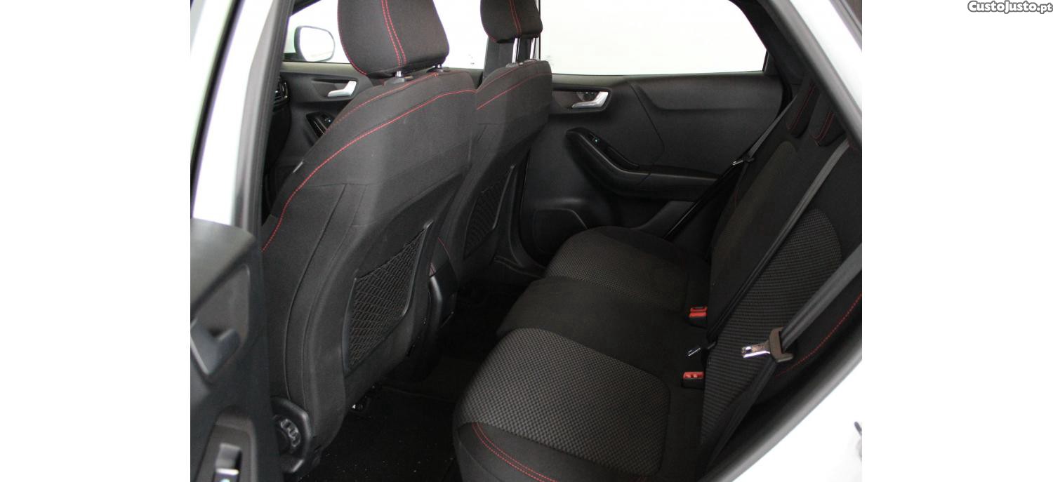 Ford Puma 1.0 EcoBoost MHEV ST-Line X Vivid Ruby Edition — fotografia 18