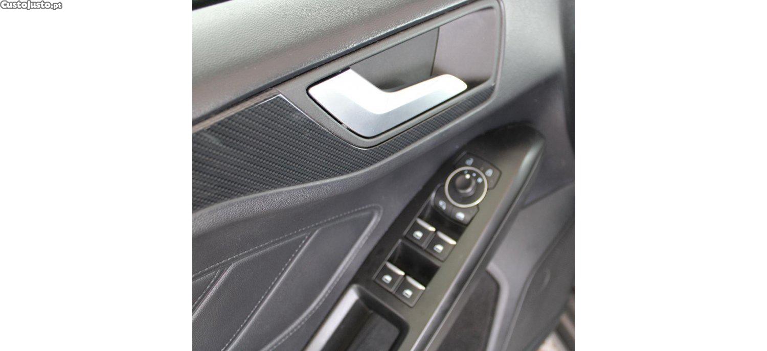 Ford Focus 1.0 EcoBoost MHEV ST-Line — fotografia 16
