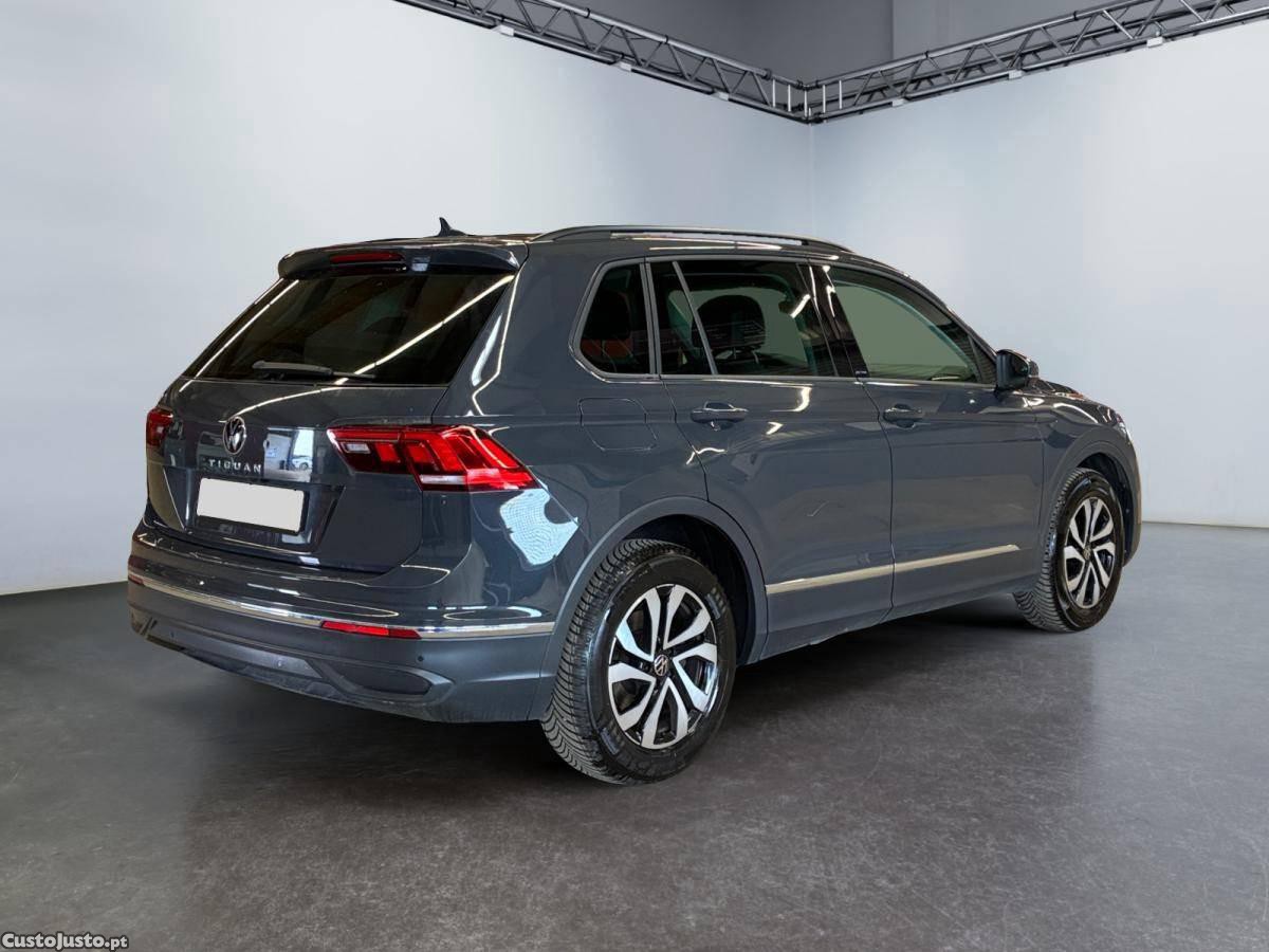VW Tiguan 2.0 TDI Active DSG - 22 foto 2