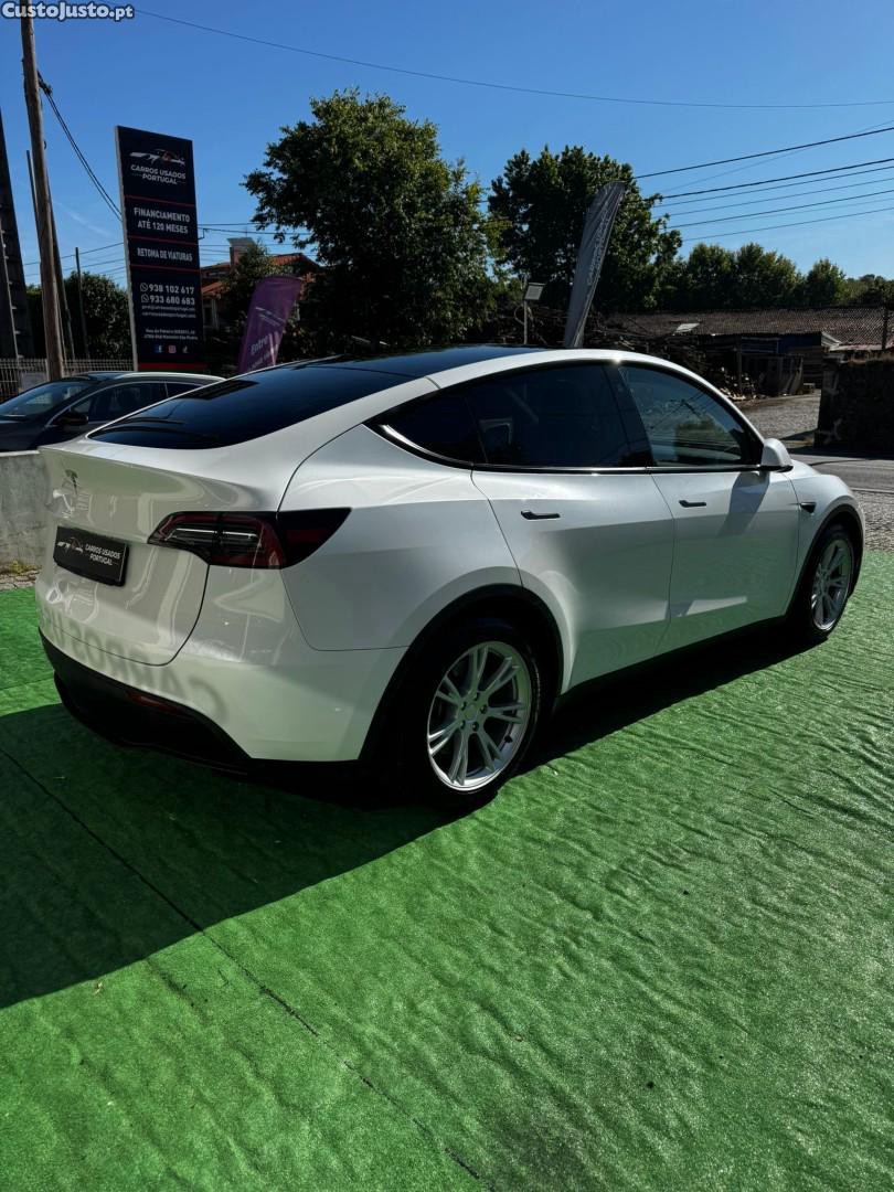 Tesla Model Y Tração Traseira — fotografia 7