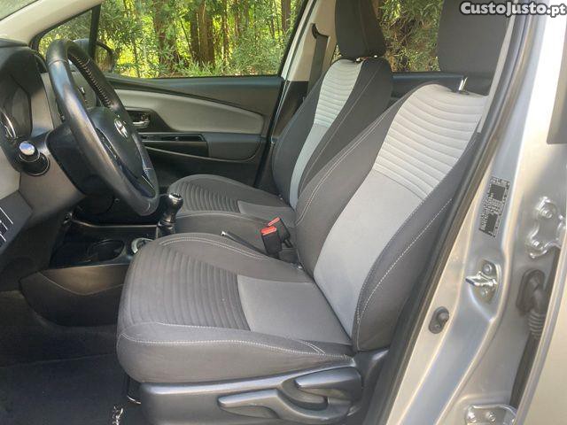 Toyota Yaris 1.0 VVT-i Comfort — fotografia 6