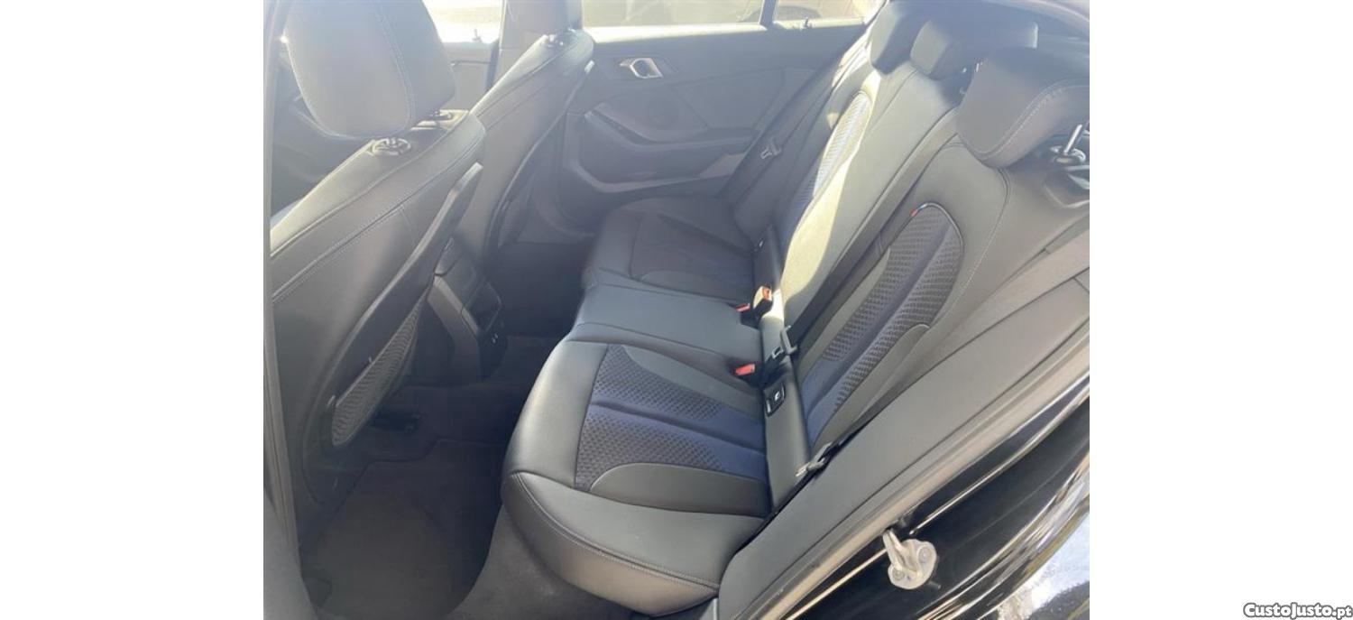 BMW 116 d Pack M 1.5 cv Auto — fotografia 11