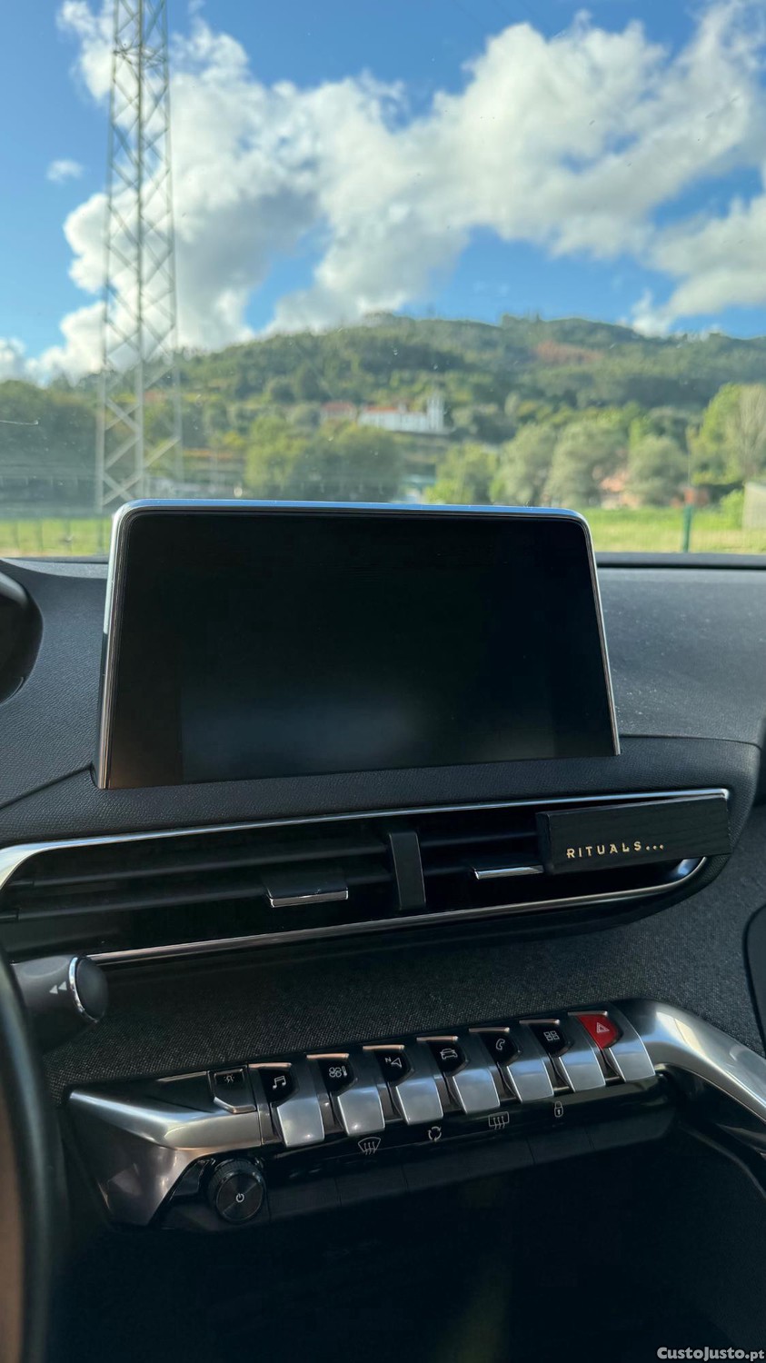 Peugeot 3008 BlueHDi Allure — fotografia 4