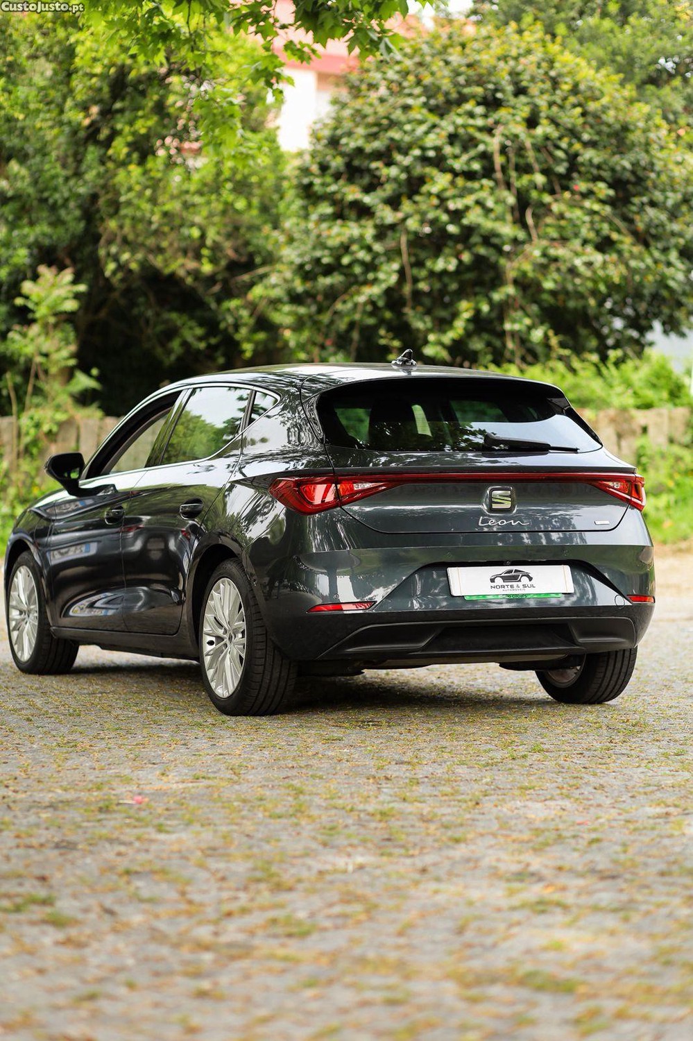 SEAT Leon 1.4 e-Hybrid DSG FR — fotografia 12