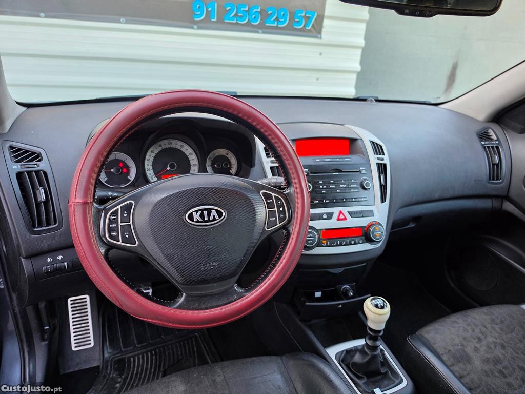 Kia Ceed Coupe 1.6CRDi 115Cv 06/2008 — fotografia 5