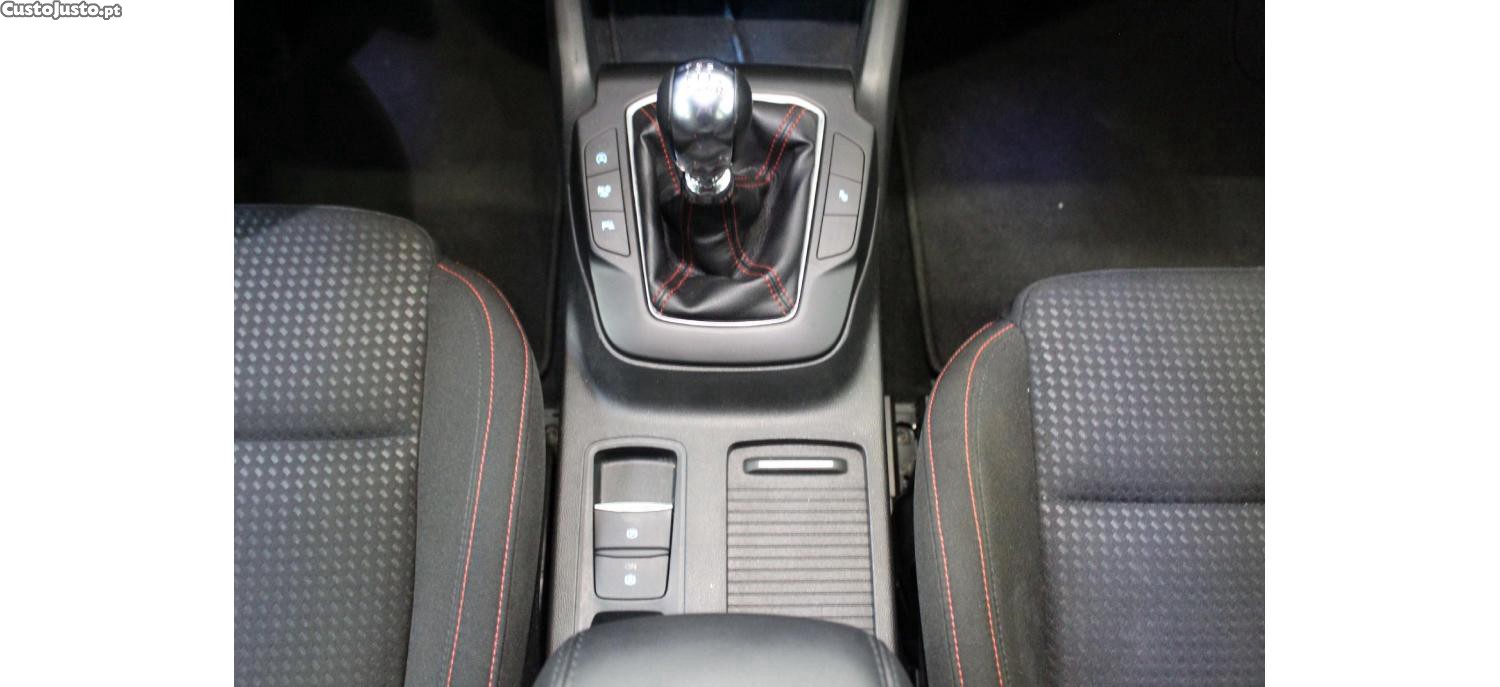 Ford Focus 1.0 EcoBoost 125cv MHEV ST-Line — fotografia 11