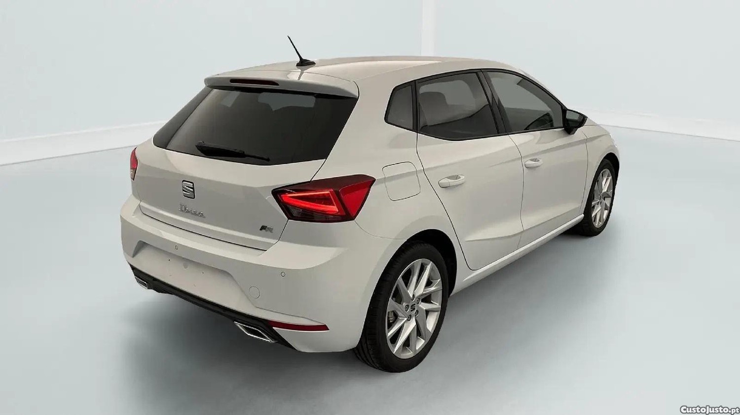 SEAT Ibiza 1.0 TSI 115 CH S/S DSG7 FR — fotografia 12