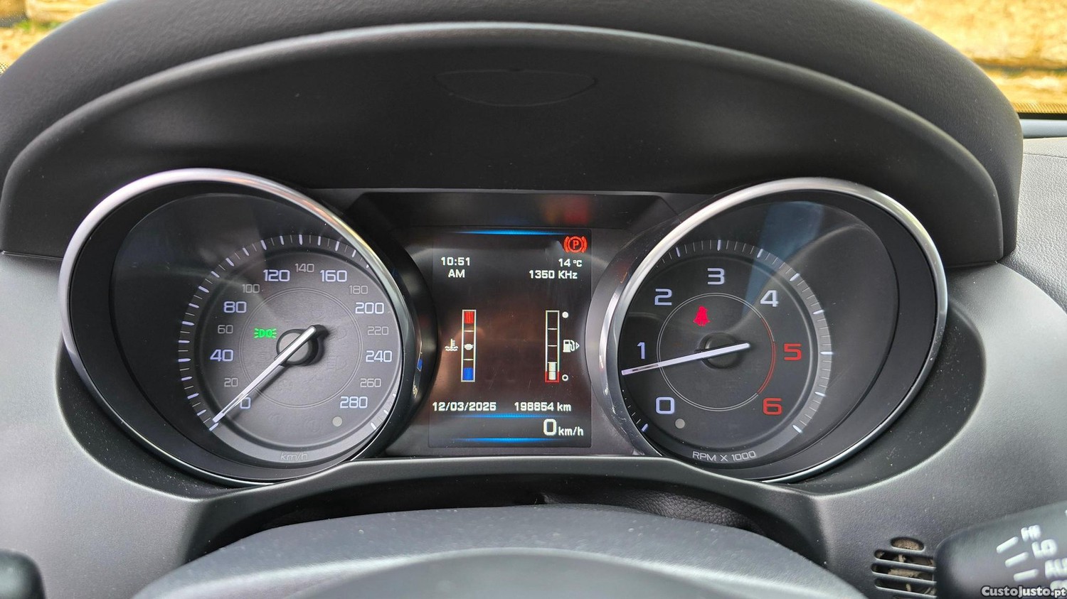 Jaguar XE 2.0 D Prestige — fotografia 14