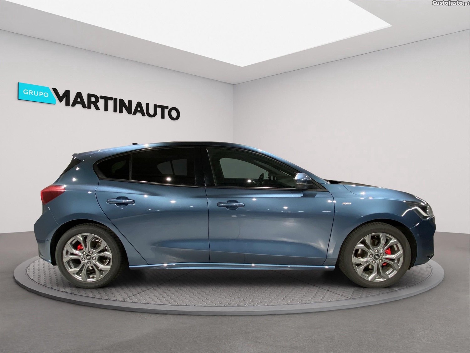 Ford Focus 1.0 EcoBoost MHEV ST-Line - 22 — photo 4