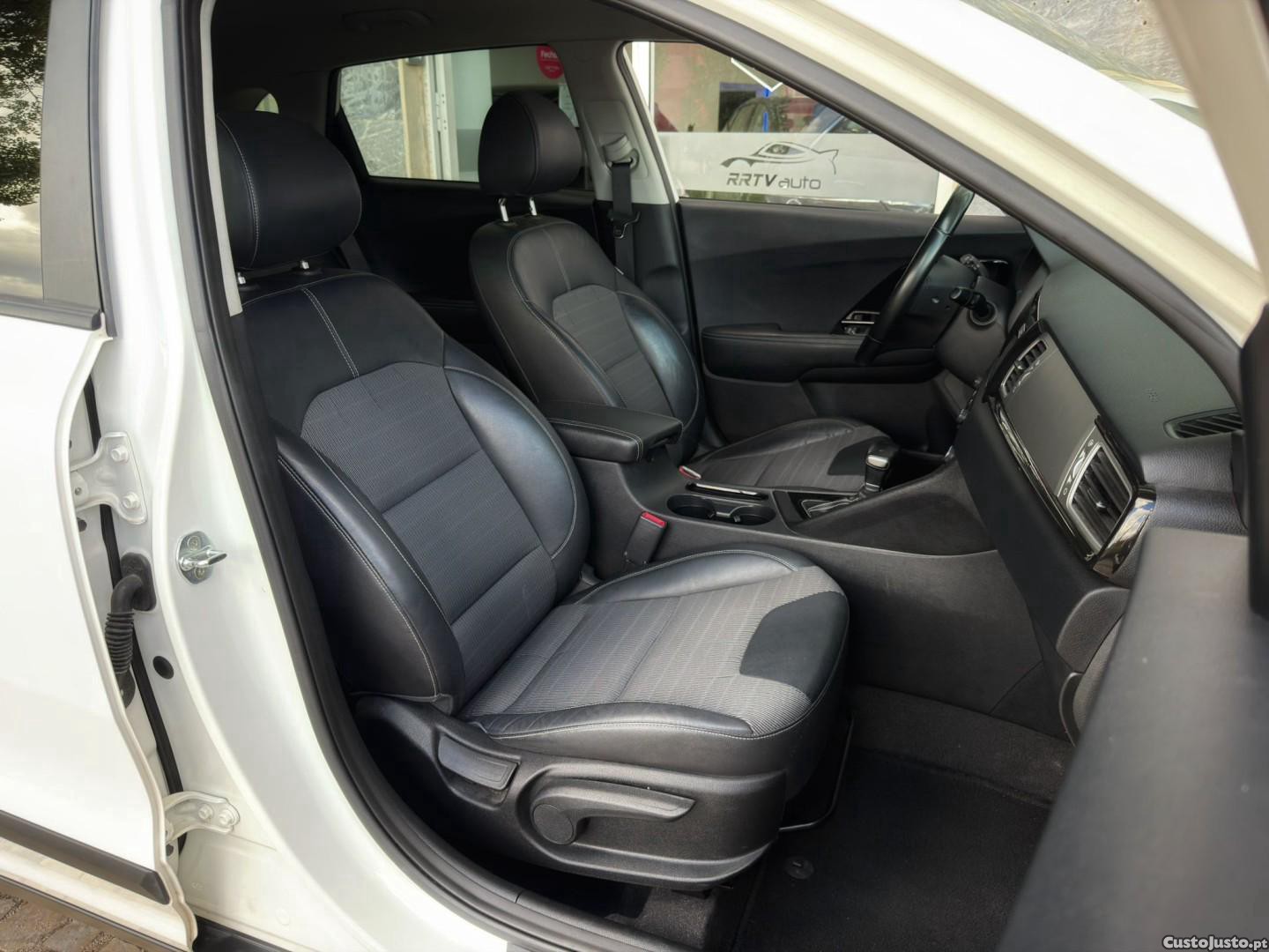 Kia Niro 1.6 GDi HEV Drive — fotografia 17