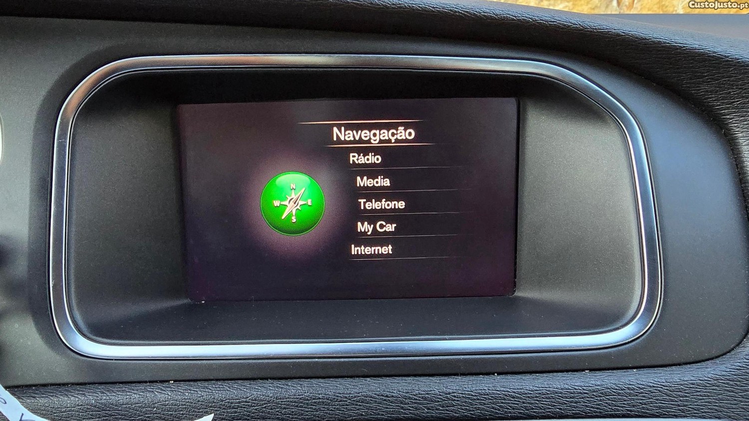 Volvo V40 2.0 D2 Momentum Geartronic — fotografia 12
