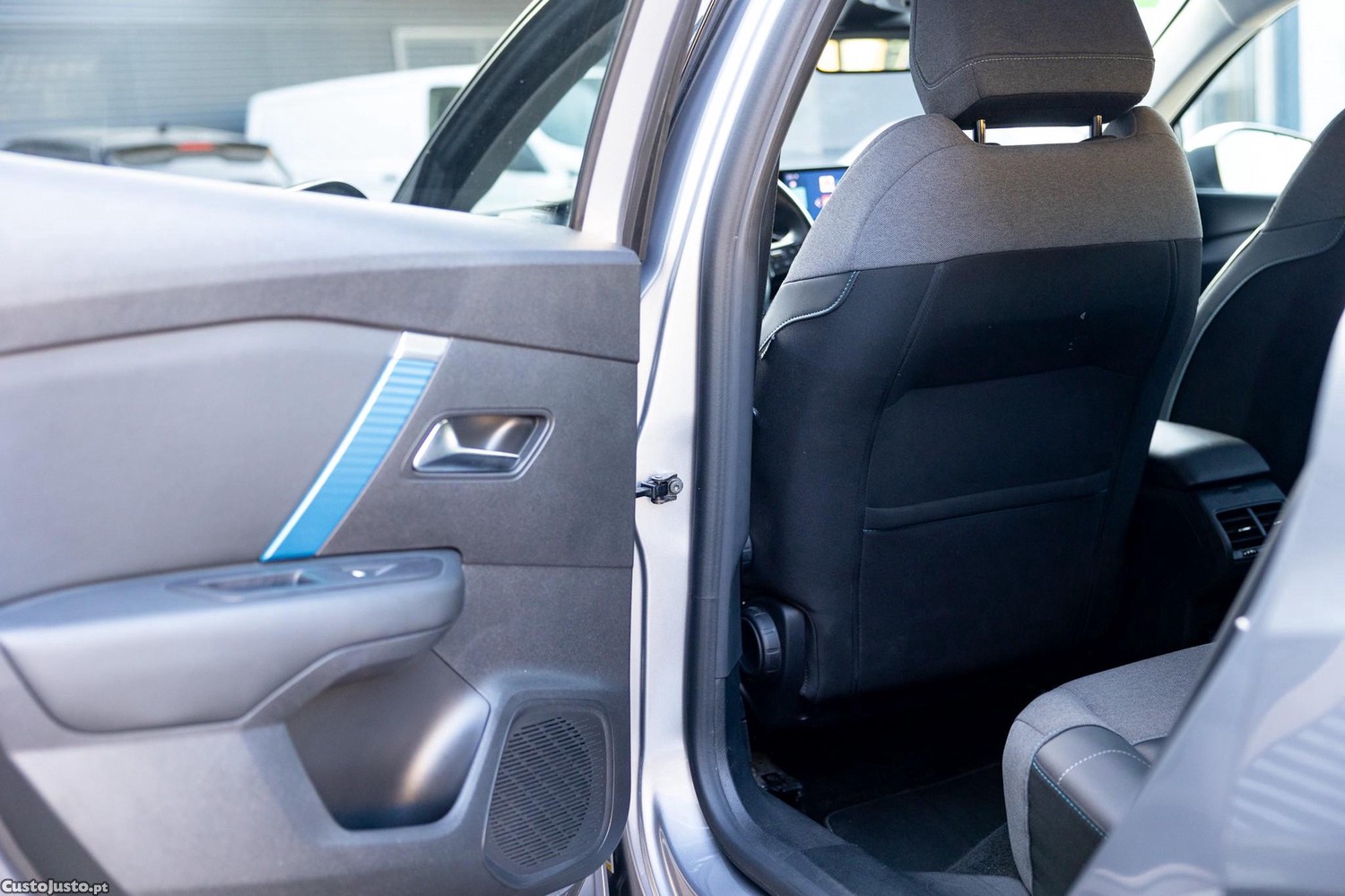 Citroën e-C4 50 kWh Shine — fotografia 15