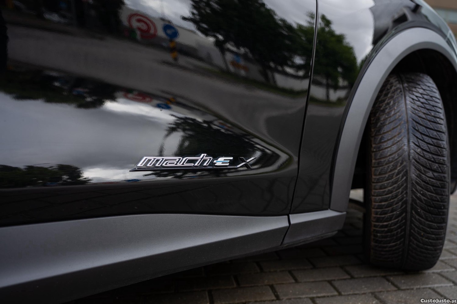 Ford Mustang Mach-E 98.7 kWh Premium — fotografia 16