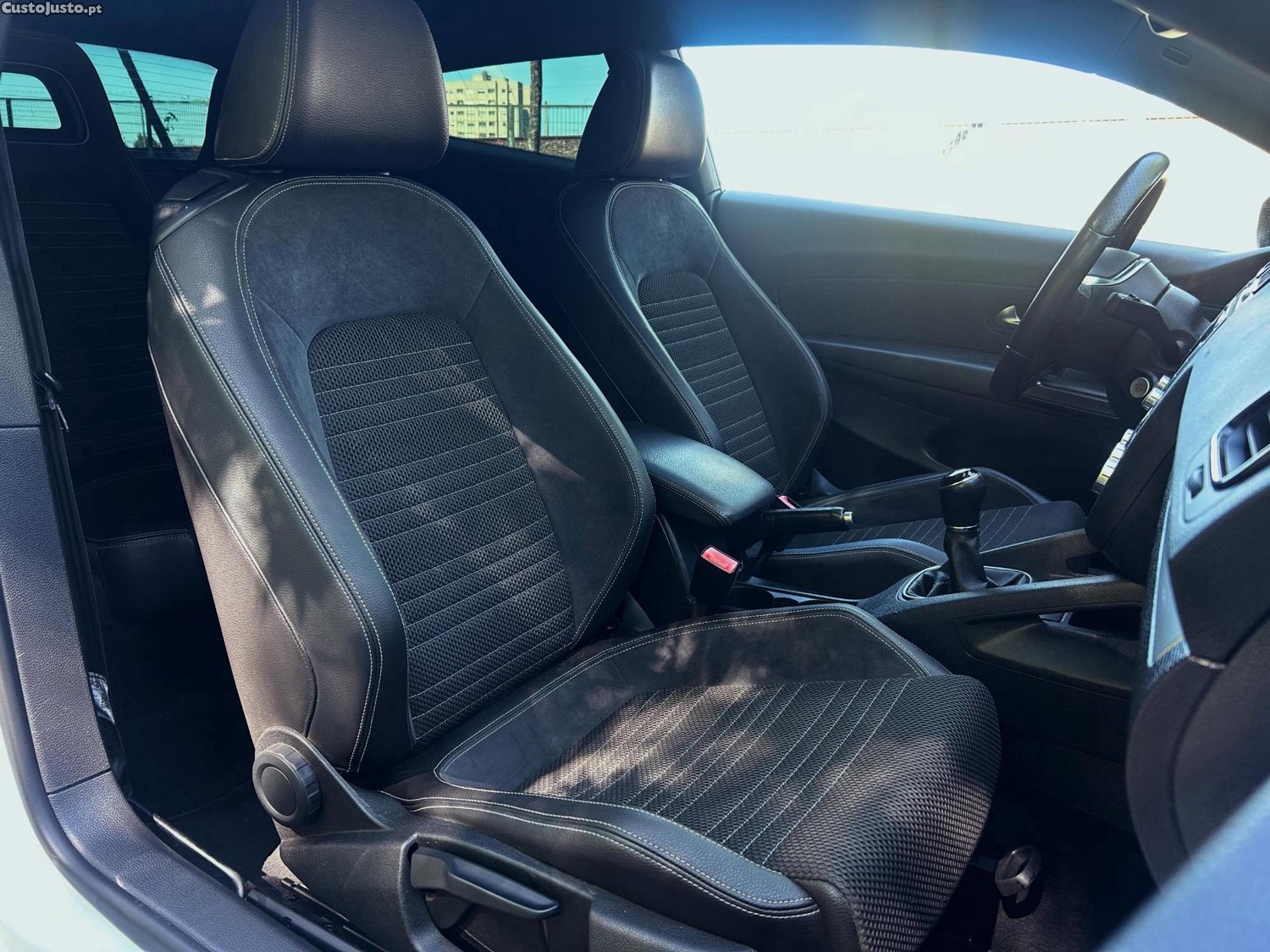 Volkswagen Scirocco 2.0 TDI SPORT 18 — fotografia 4