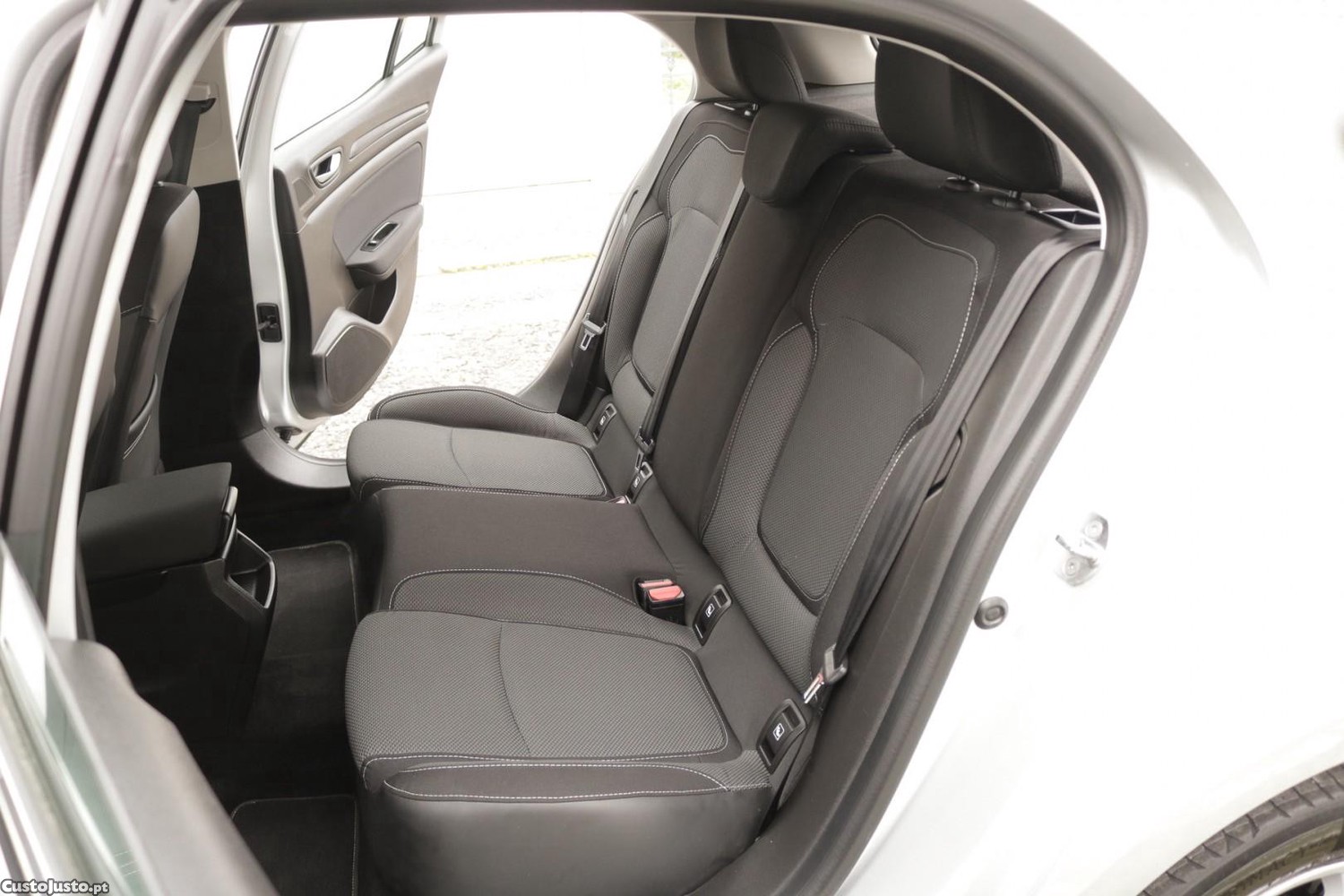 Renault Mégane 1.5 Blue DCI Zen — fotografia 35