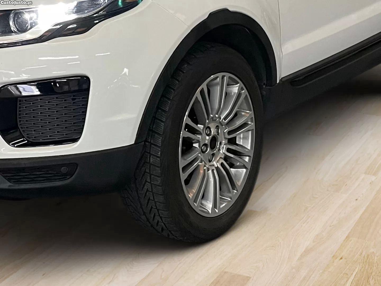 Land Rover Evoque 2.0 ed4 se — fotografia 15
