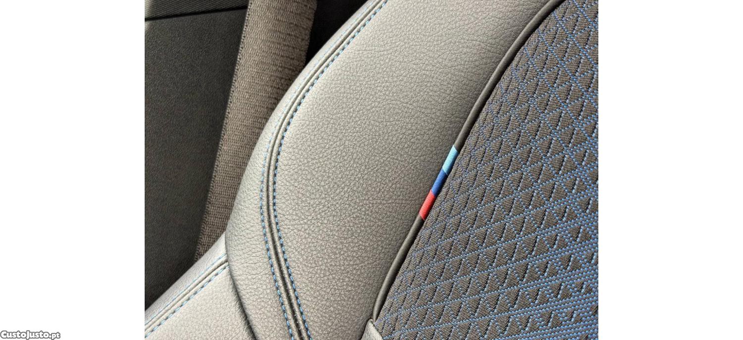 BMW 116 d Pack Desportivo M Auto — fotografia 13