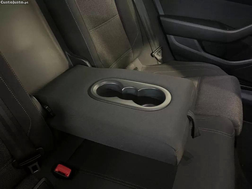Volkswagen Passat 2.0 tdi elegance dsg — fotografia 18