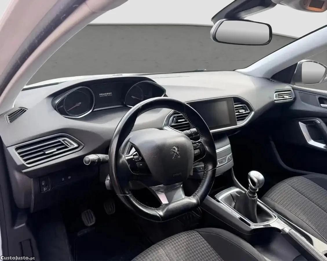 Peugeot 308 1.2 PureTech Business Line — fotografia 3