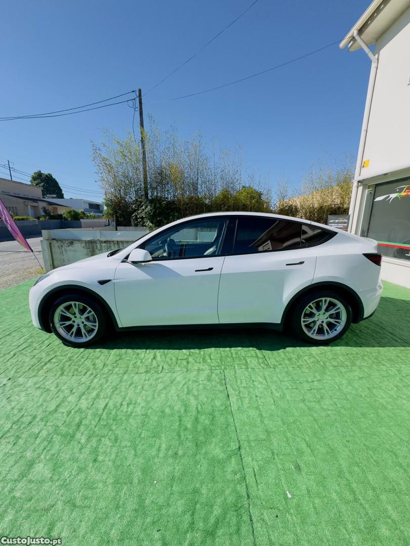 Tesla Model Y Tração Traseira — fotografia 5