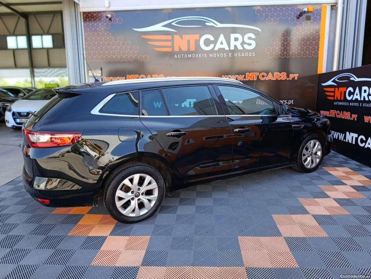 Renault Mégane 1.5 blue dci limited — photo 2