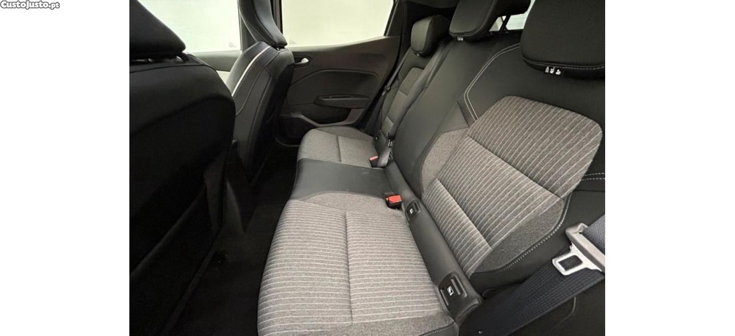 Renault Clio 1.0 Tce Techno — fotografia 7