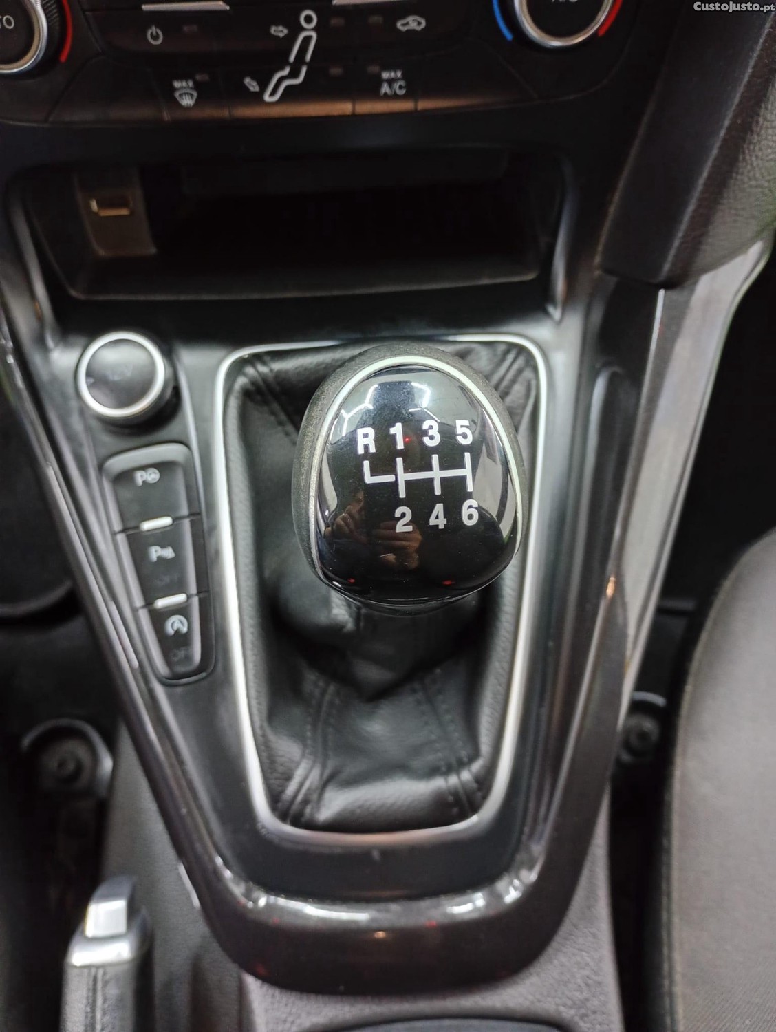 Ford Focus 1.0 SCTi ST-Line — fotografia 8