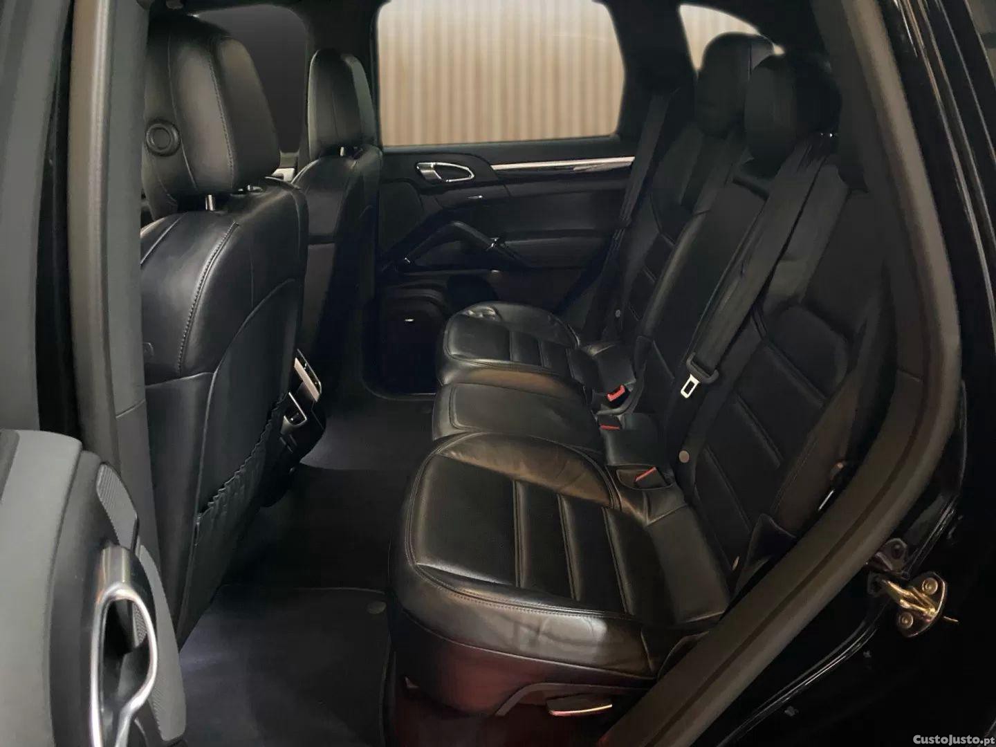 Porsche Cayenne Platinum edition — fotografia 5