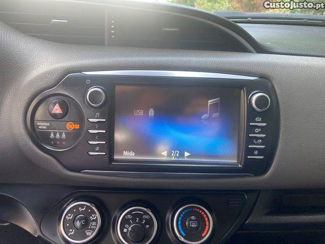 Toyota Yaris 1.0 VVT-i Comfort — fotografia 11