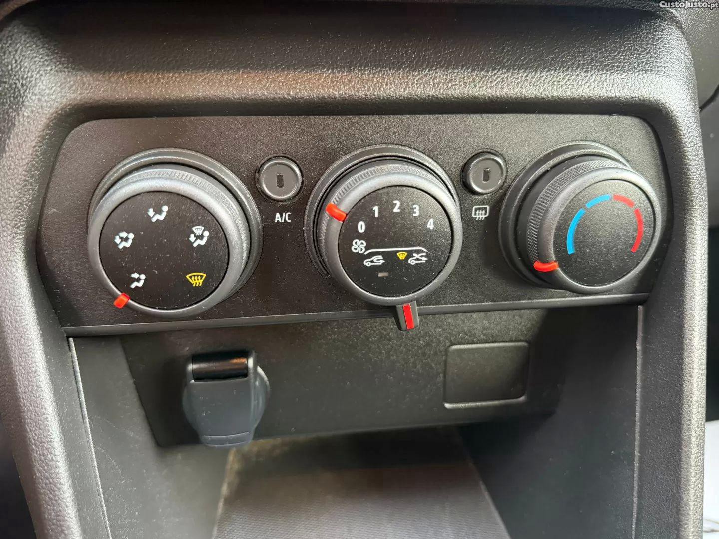 Dacia Sandero 1.0 tce essential — fotografia 4