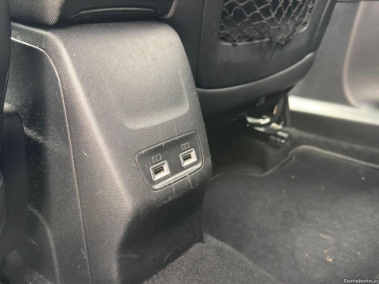 Peugeot 2008 1.2 PureTech GT Line — fotografia 3