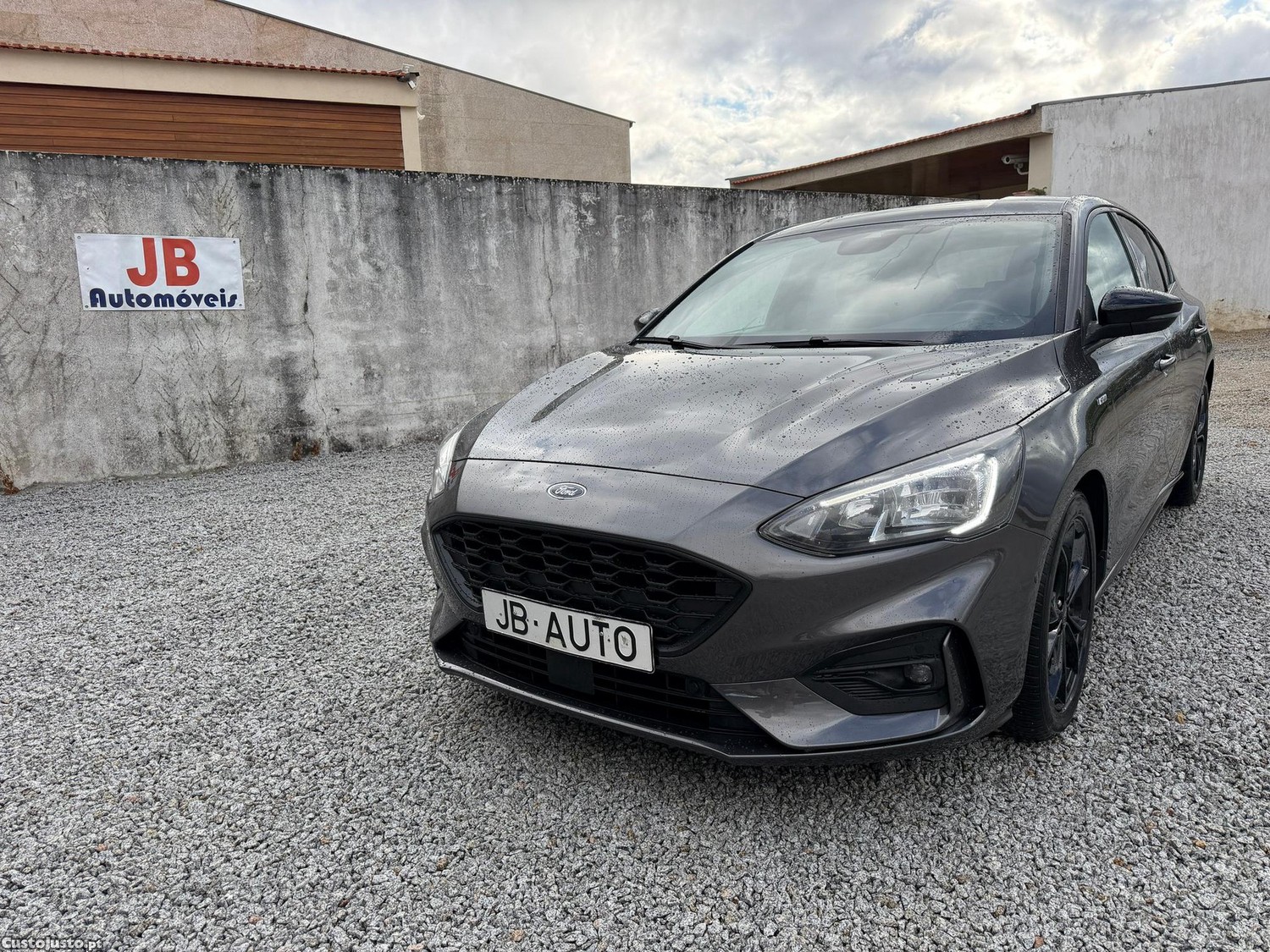 Ford Focus 1.0 EcoBoost Hybrid ST-LINE — fotografia 17