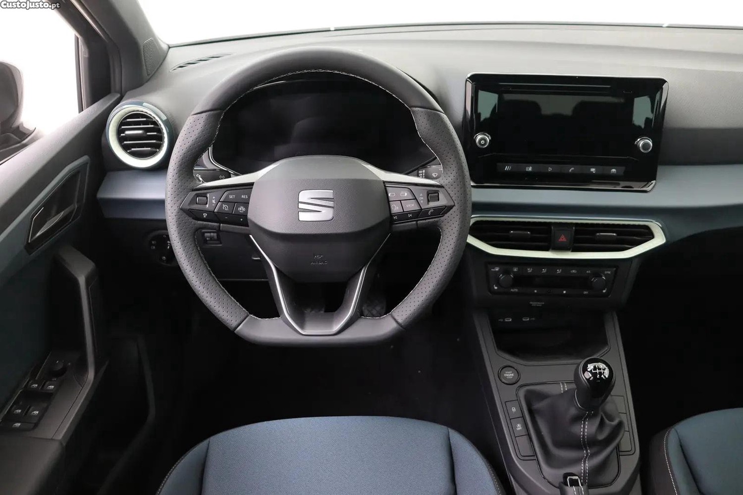 SEAT Arona Play Plus — fotografia 8