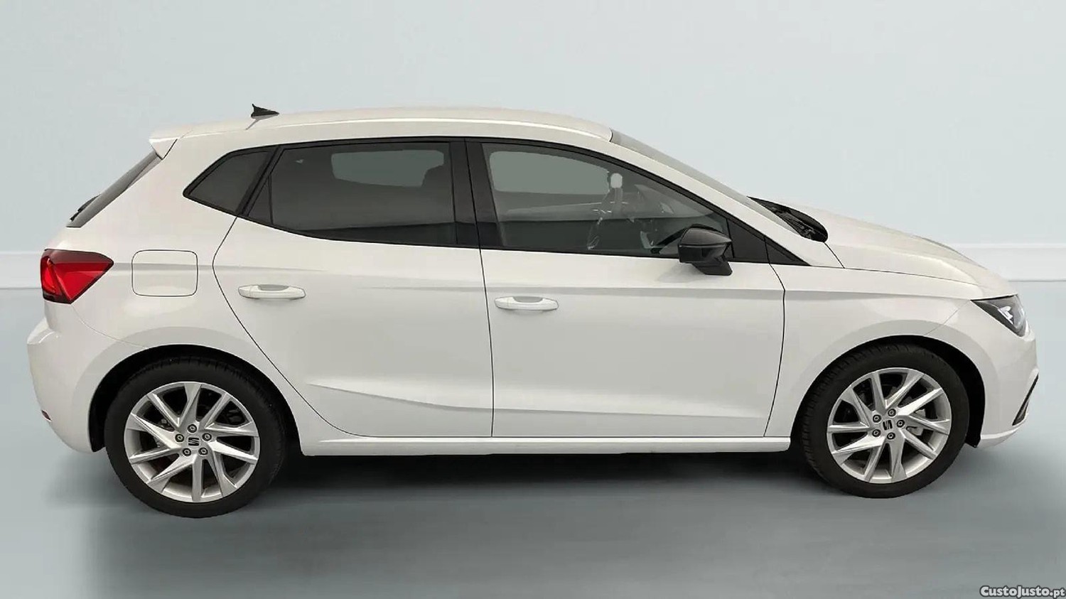 SEAT Ibiza 1.0 TSI 115 CH S/S DSG7 FR — fotografia 11