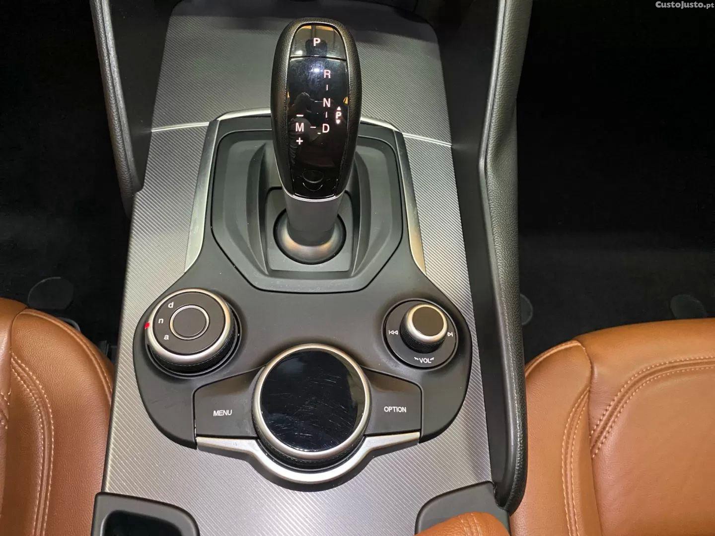 Alfa Romeo Giulia 2.2 d super at8 — fotografia 6