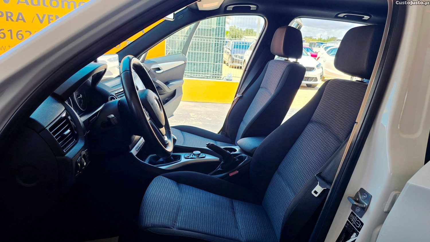 BMW X1 18 d sDrive — fotografia 9