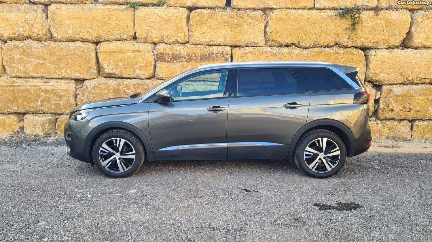 Peugeot 5008 1.5 BlueHDi Allure EAT8 - 18 — photo 3