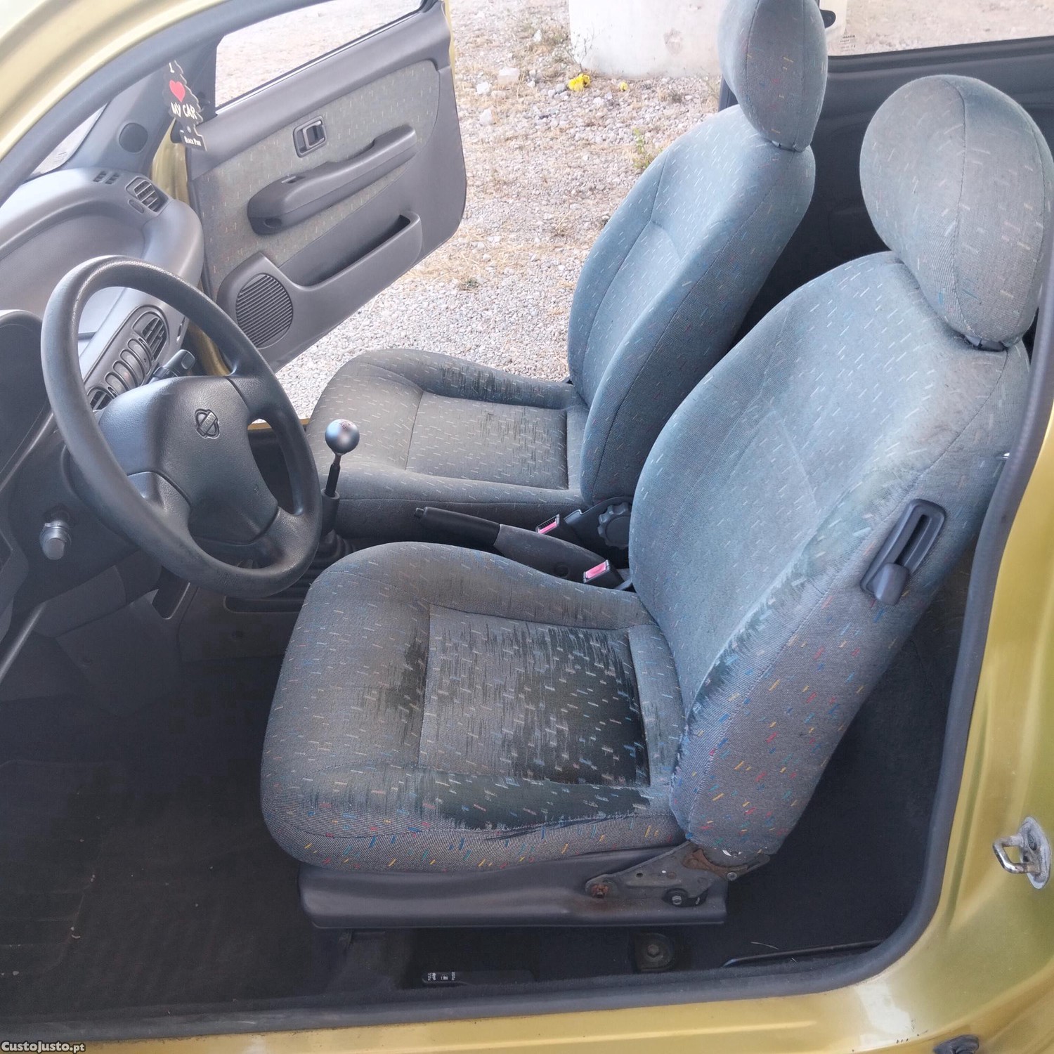 Nissan Micra 1.0 — fotografia 2