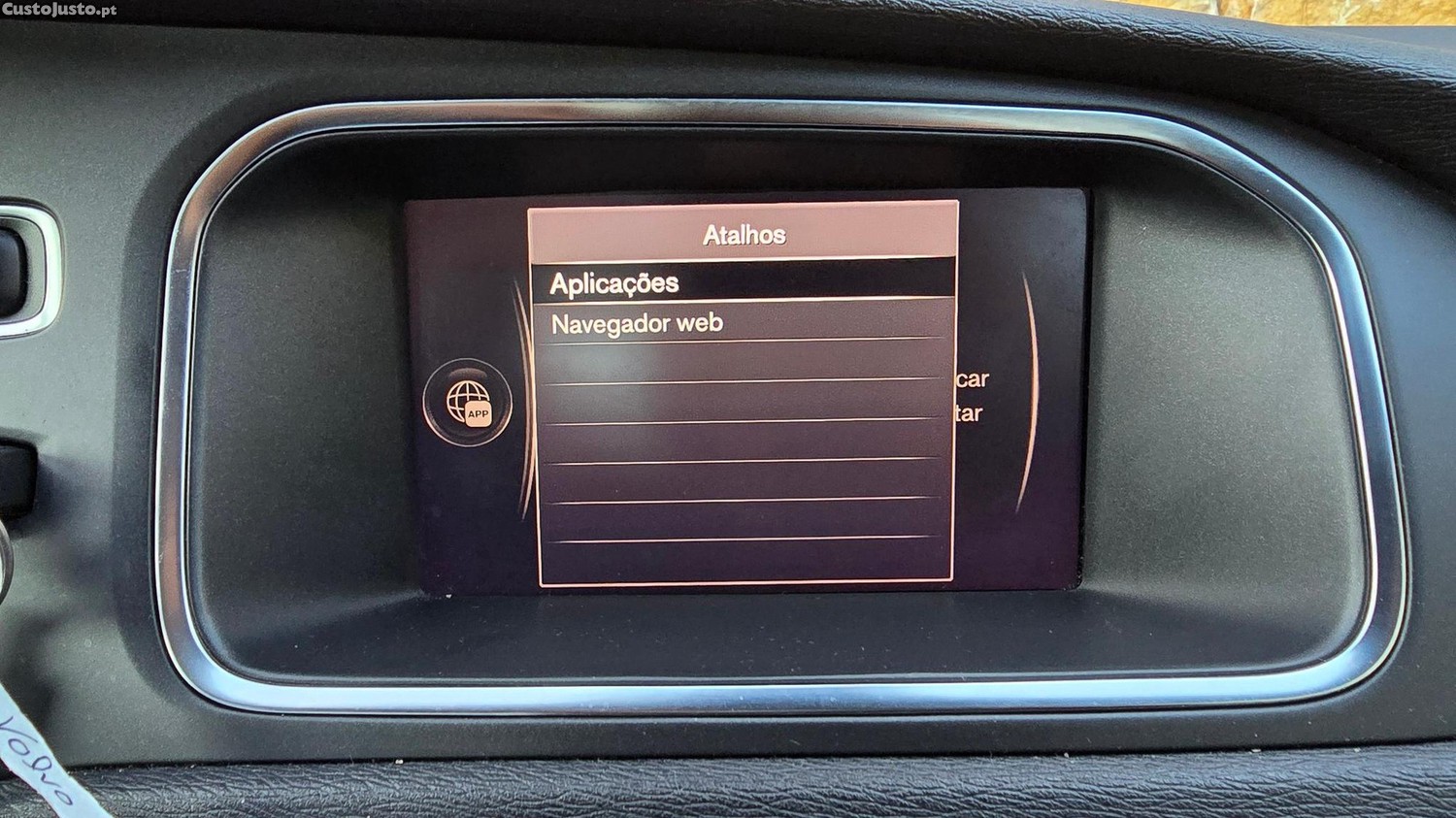 Volvo V40 2.0 D2 Momentum Geartronic — fotografia 7