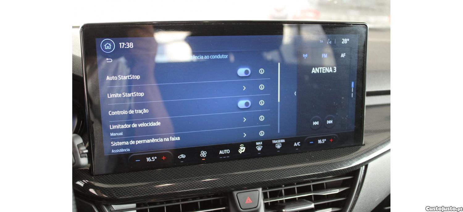 Ford Focus 1.0 EcoBoost MHEV ST-Line X — fotografia 18